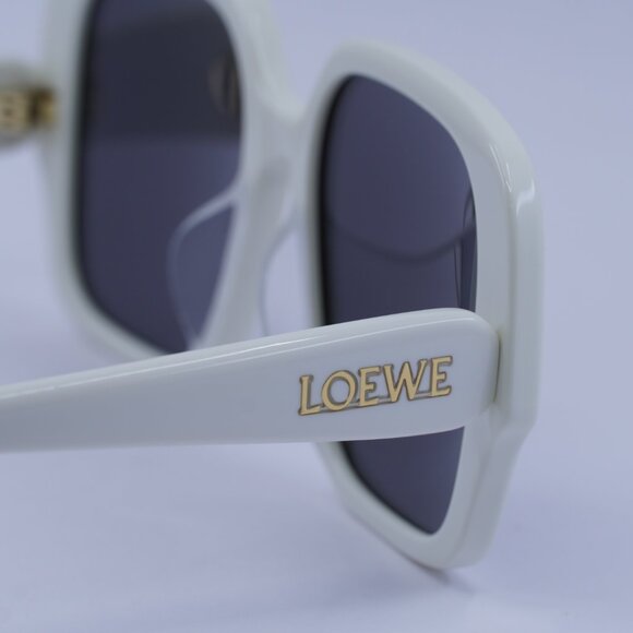 Loewe LW40134U 25A Sunglasses Ivory Square Frame, Smoke Lenses - Picture 5 of 10